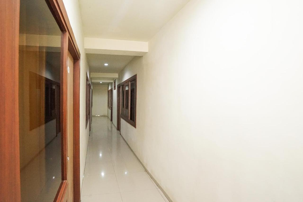 Reddoorz @ Panglima Sudirman Hotel Surabaya Exterior photo