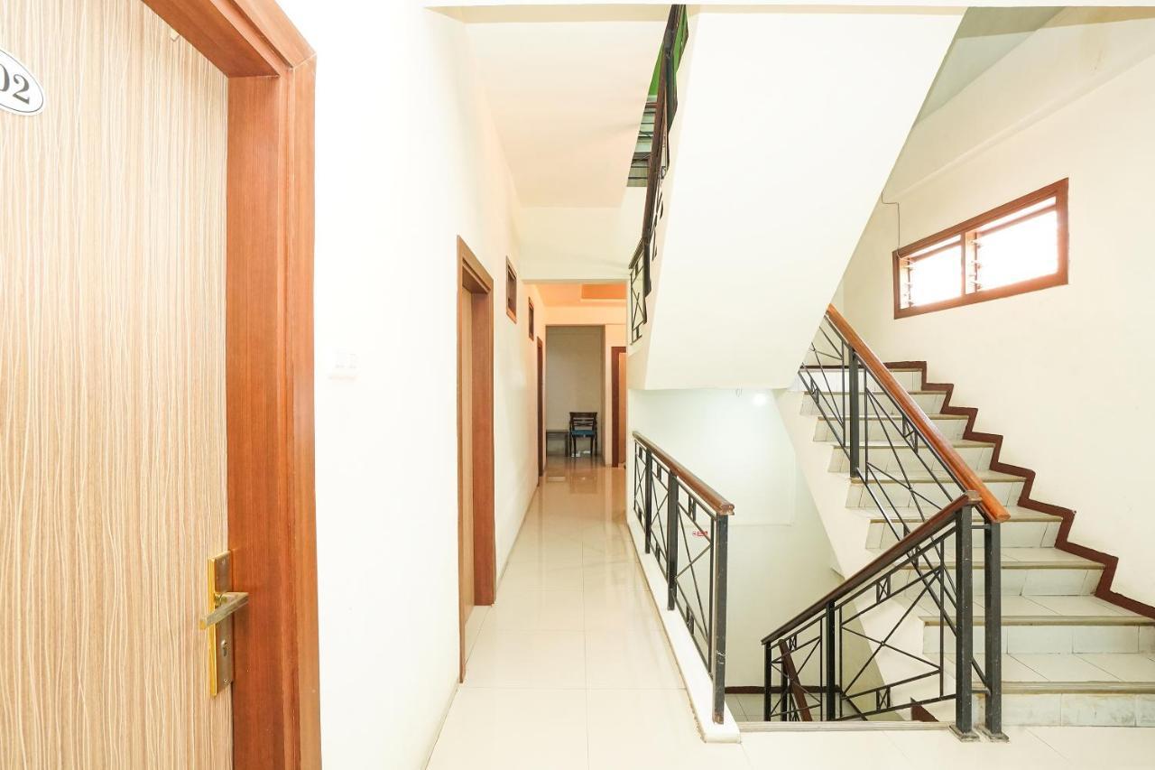 Reddoorz @ Panglima Sudirman Hotel Surabaya Exterior photo